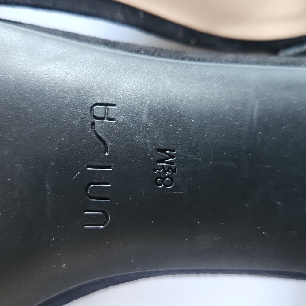 NIB Low Block Heel - Picture 5 of 11